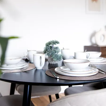 Apartament Business Design - Workspace & Kitchen - Messe Dus